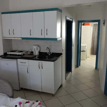 Mitos Hotel *